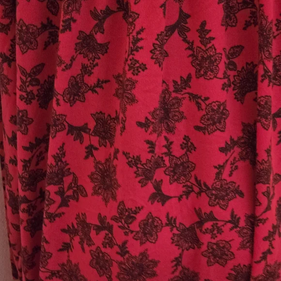 Secret Treasures Red and Black Floral Pajama Dress - Picture 8 of 10